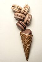 A macaroon ice cream