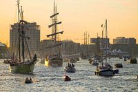 Schiffe mit Hintergrundbeleuchtung