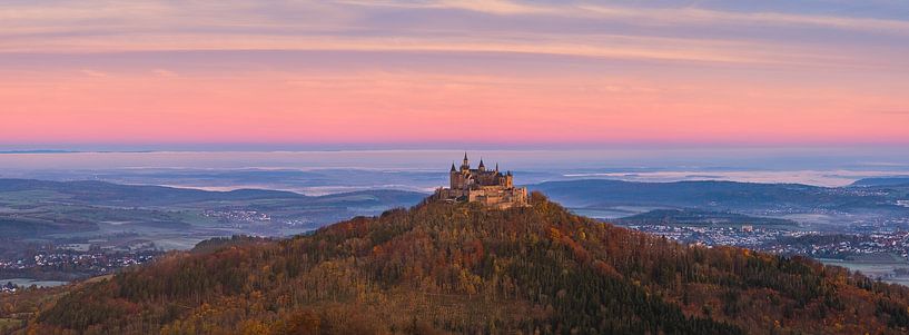 Panorama et lever de soleil en automne au château de Hohenzollern par Henk Meijer Photography