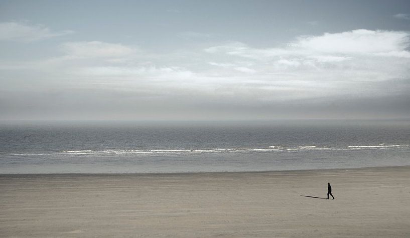 1058 Homme habillé en noir par Adrien Hendrickx