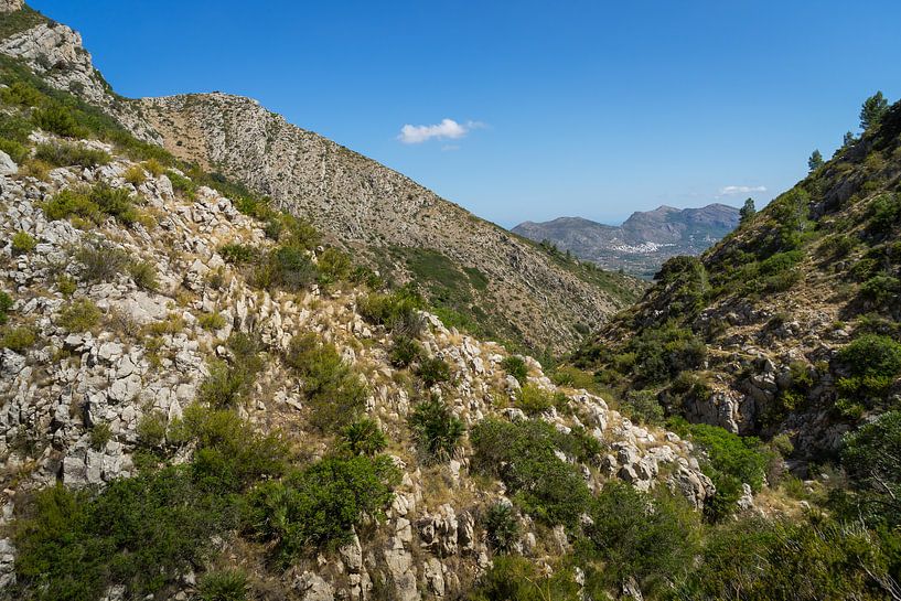 Wandern zwischen den Kalksteinfelsen von Adriana Mueller