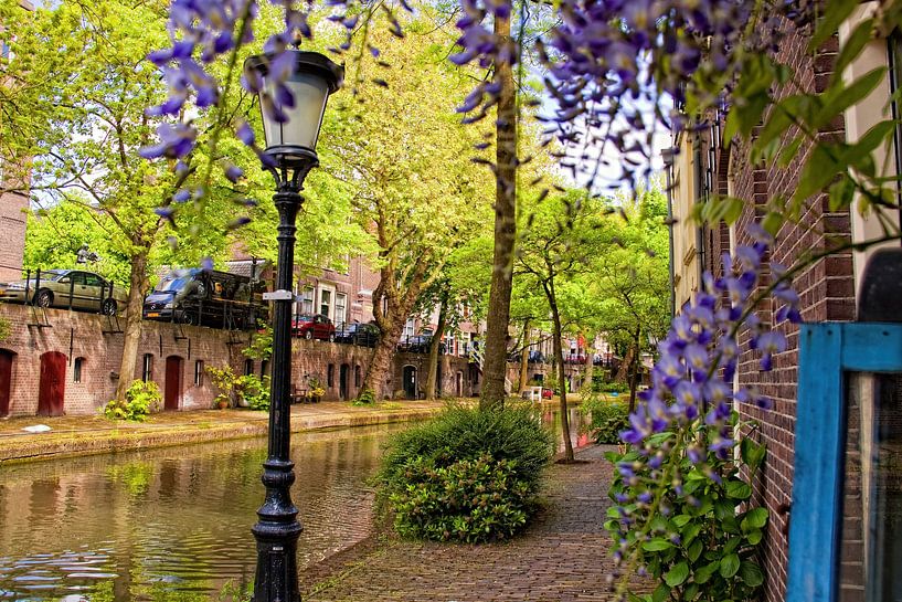 Oudegracht bij Ledig Erf richting Domtoren von Martien Janssen