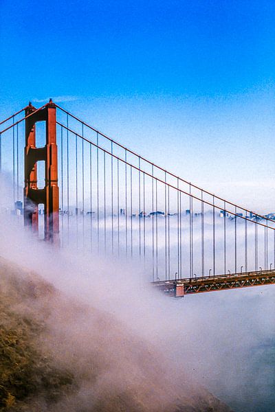 Le Golden Gate Bridge dans le brouillard par Dieter Walther