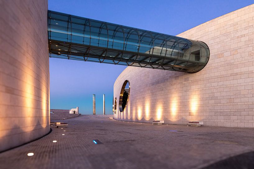 Glasröhre als Brücke von Tilo Grellmann