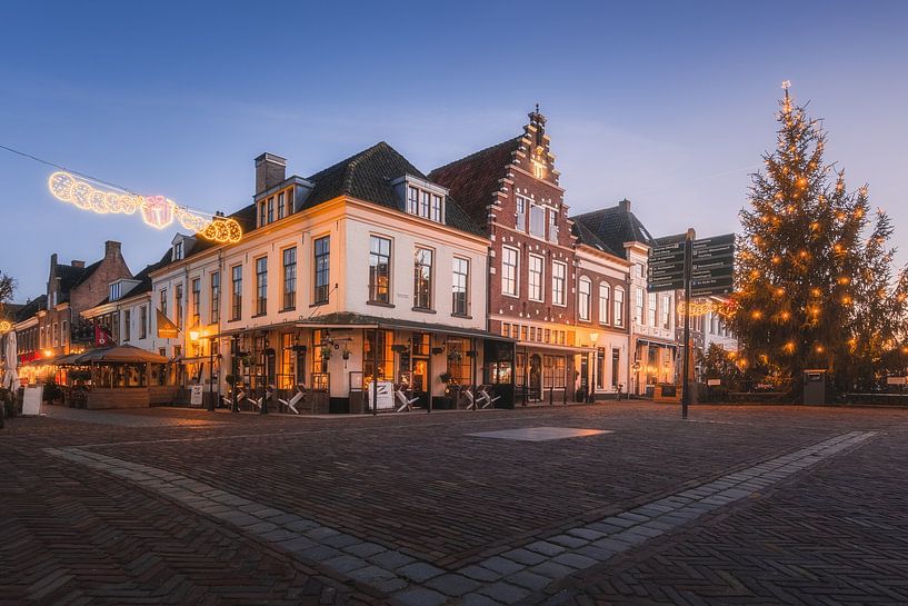 Elburg en hiver | Arbre de Noël sur la place par Marijn Alons
