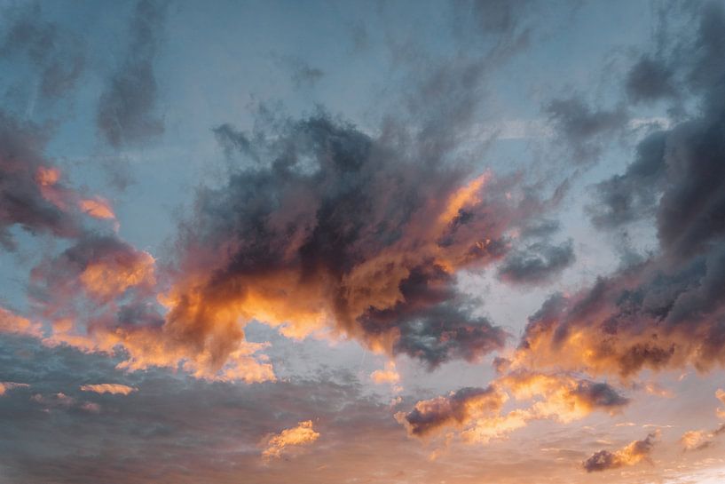 Clouds in the sky by Expeditie Aardbol