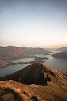 Lever de soleil depuis le sommet du Roys Peak au lac Wanaka, Nouvelle-Zélande
