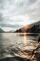 Interlakener Sonnenuntergang am Wasser