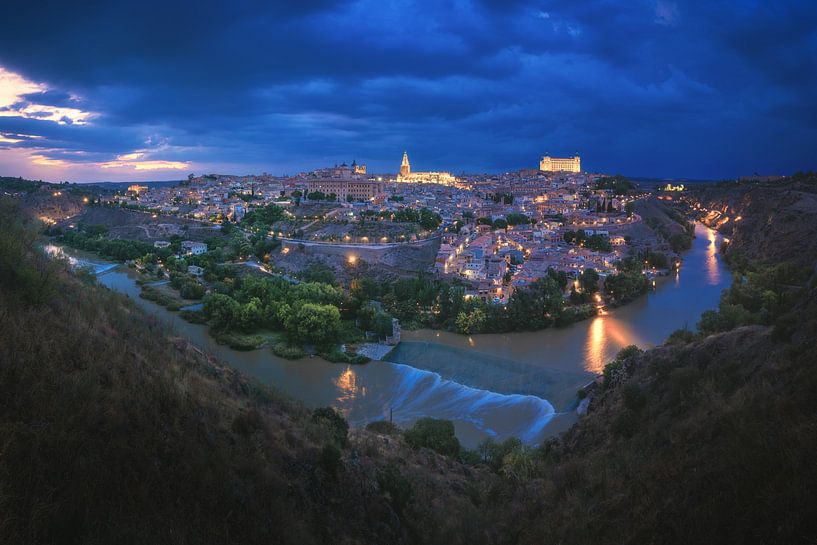 Panorama de la ville de Tolède la nuit par Jean Claude Castor