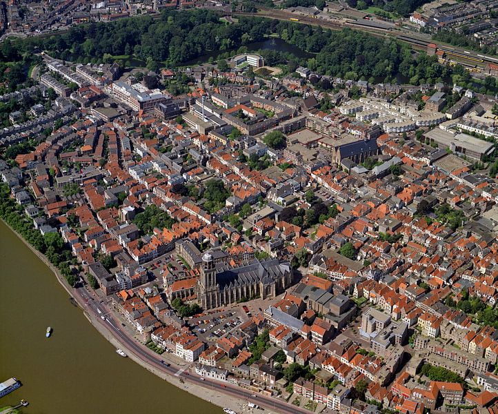 1990 : Photographie aérienne historique de la ville de Deventer par Frans Rombout