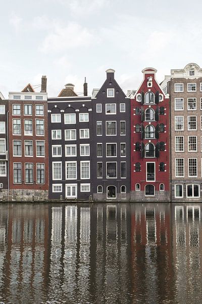 Blick auf den Damrak in Amsterdam von Henrike Schenk
