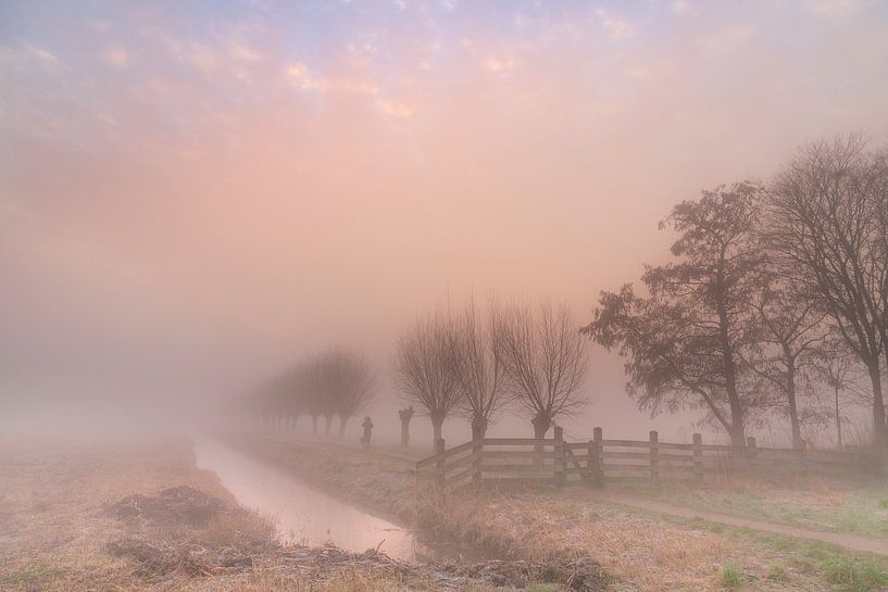 Mistige zonsopkomst bij Delft by Anne-Marie De Vos