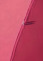 Spaziergang auf rosa Sand