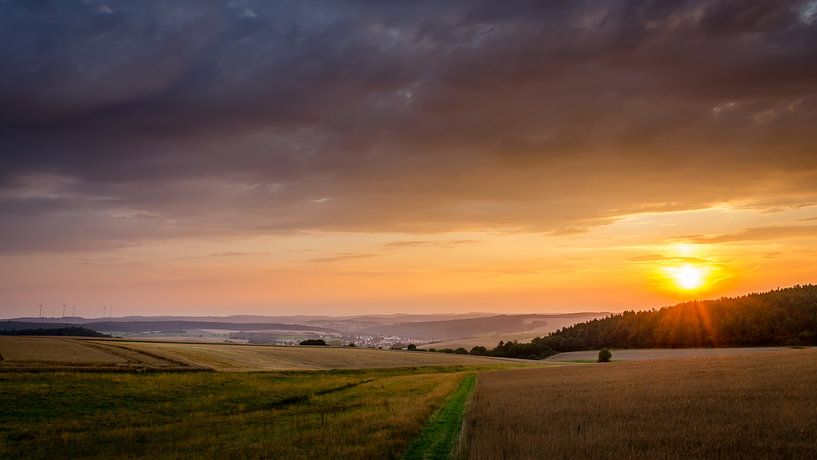 The sun sets in Germany by Wildfotografie NL