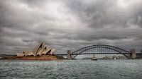 Hafen von Sydney mit Opernhaus und Brücke