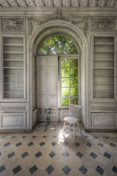 Urbex - Stuhl von Angelique Brunas