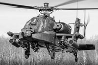Hélicoptère d'attaque AH-64D Apache (noir et blanc)