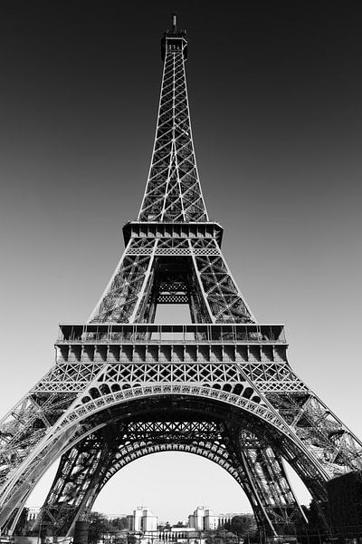 Tour Eiffel à Paris / noir et blanc par Lorena Cirstea