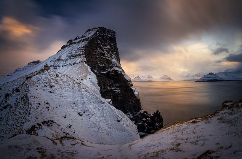 Kallur lighthouse by Wojciech Kruczynski