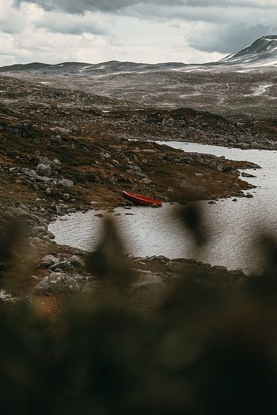Silence sur le lac norvégien par angelo adriaenssens