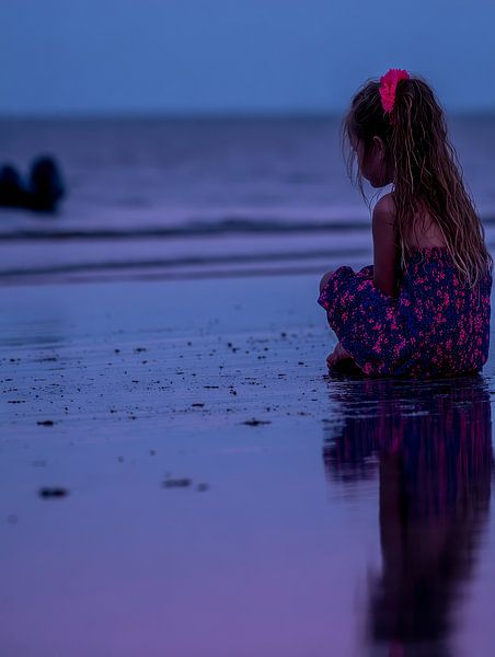 child on the beach by Egon Zitter
