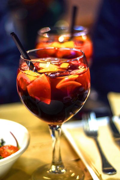 Cocktail Sangria Cocktail d'été Vin rouge Barcelone Espagne par Andreea Eva Herczegh
