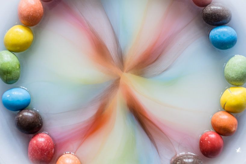 Color Cross by Milou Oomens