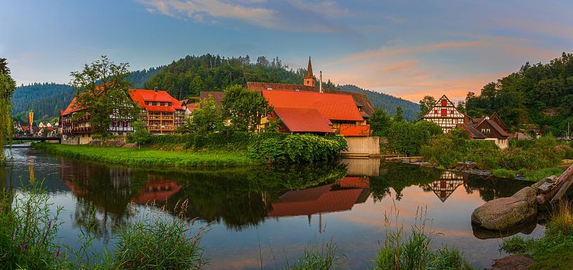 Fachwerkhäuser in Schiltach bei Sonnenaufgang von Henk Meijer Photography
