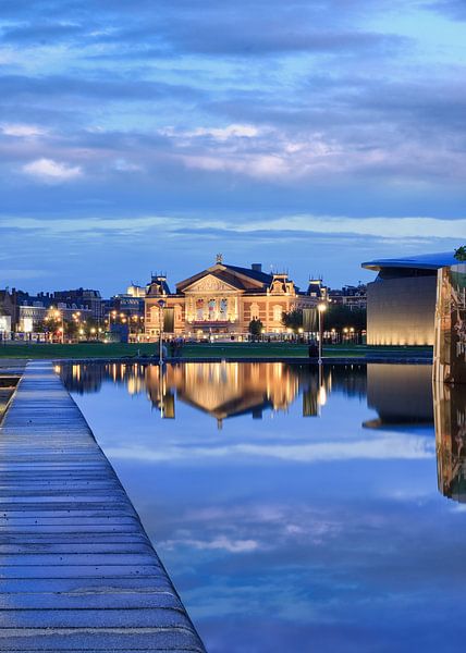 Illuminated Concert royal du bâtiment Amsterdam au crépuscule par Tony Vingerhoets