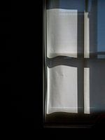 Een raam in het Rijksmuseum en zonlicht