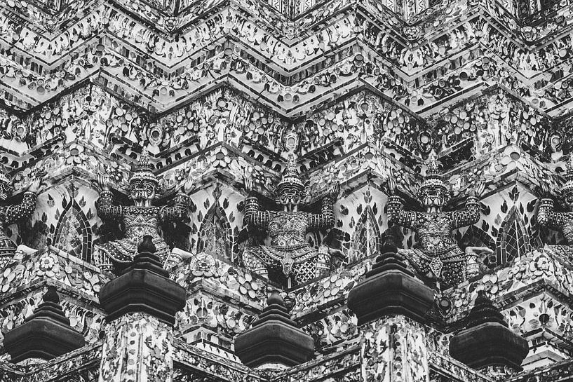 Wat Arun: The Iconic Temple Complex on the River in Bangko by Ken Tempelers