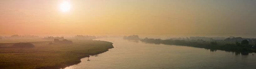 Panorama du lever de soleil sur l'IJssel par Sjoerd van der Wal Photographie