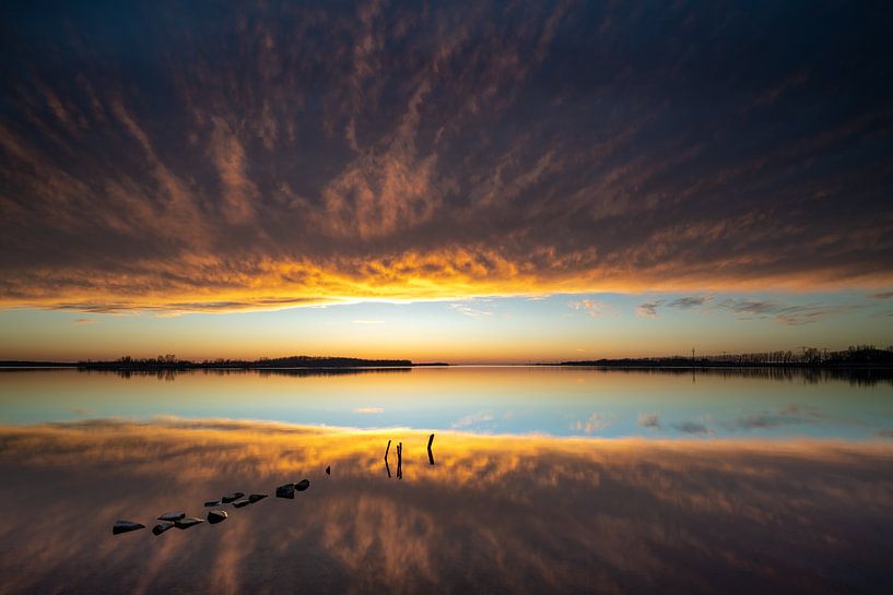 Coucher de soleil sur les bords de l'IJsselmeer et du Flevoland par Fotografiecor .nl