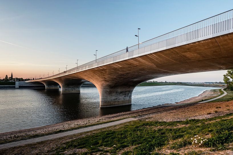 Aanloop Waalbrug 2, Nijmegen par Hans Hebbink