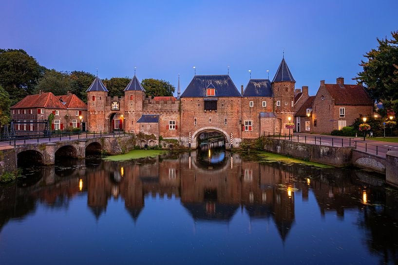 Koppelpoort in der Dämmerung, Amersfoort, Niederlande von Adelheid Smitt