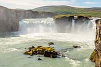 La puissante chute d'eau de Godafoss en Islande