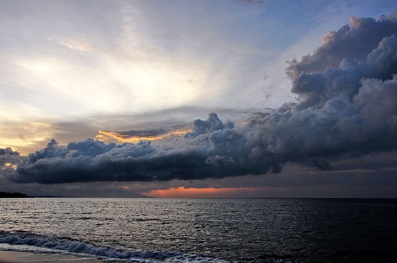 Tempête imminente sur Lovina, Bali par Frank Photos