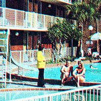 Chatting by the pool (003)