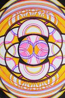 Geometrische variatie op de hexagram in geel roze en zwart 