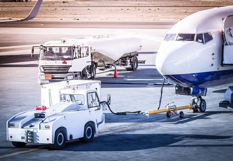 Airport operations by Jan Schuler