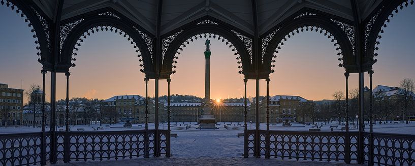 Stuttgart Schlossplatz bei Sonnenaufgang im Winter von Keith Wilson Photography
