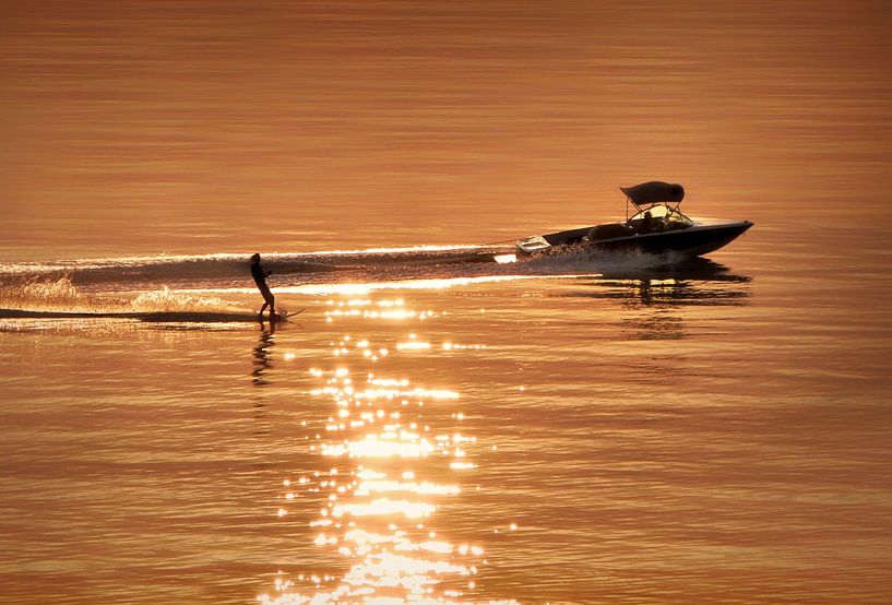 The glimmering sea by Maickel Dedeken