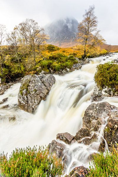 Buachaille Etive Mòr waterfalls by Ivo Bentes