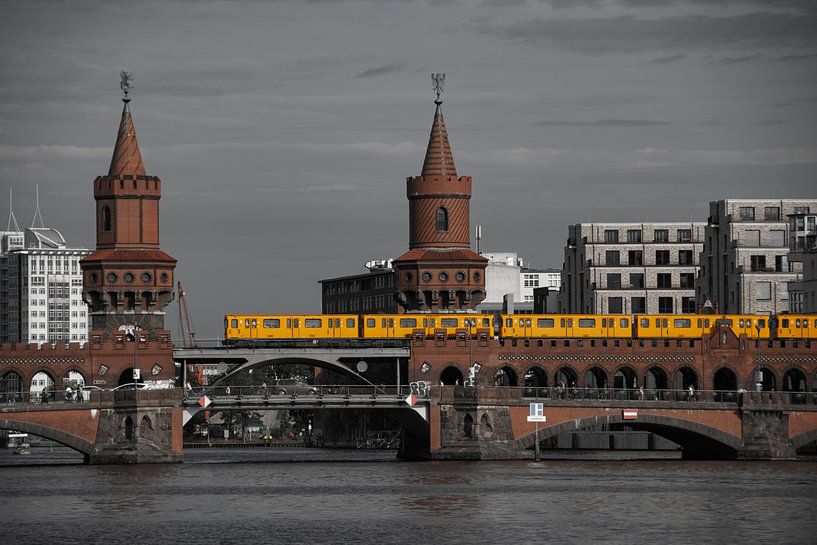 Le pont Oberbaumbrücke à Berlin par David Esser