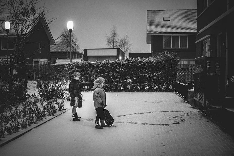 im Schnee gezeichnetes Liebesherz von Kim Groenendal