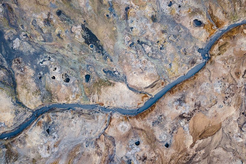 Luchtfoto / Dronefoto van een geothermisch veld in IJsland by Martijn Smeets