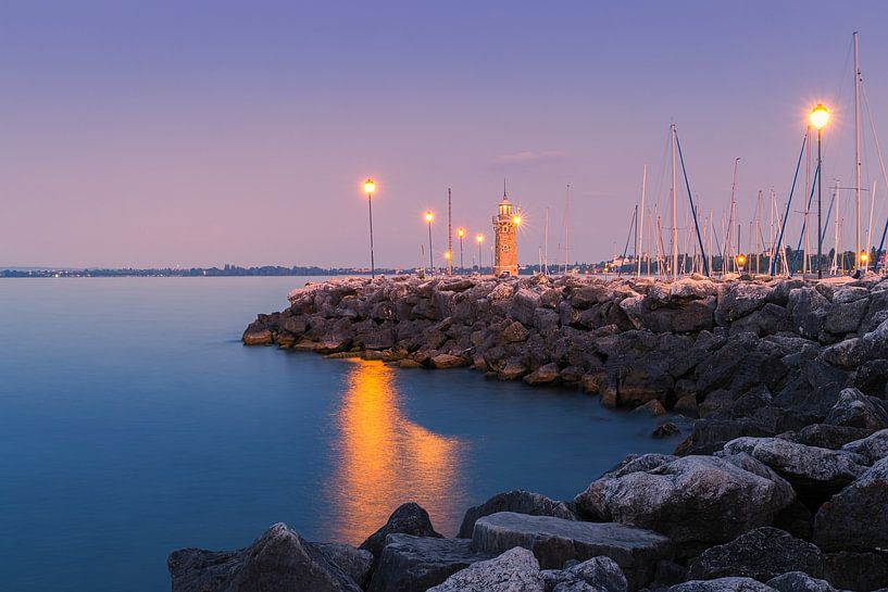 Ein Abend am Leuchtturm von Desenzano von Henk Meijer Photography
