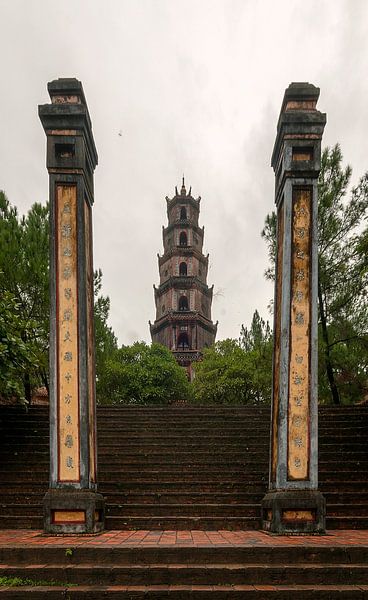 Huế: Pagoda of the Celestial Lady par Maarten Verhees