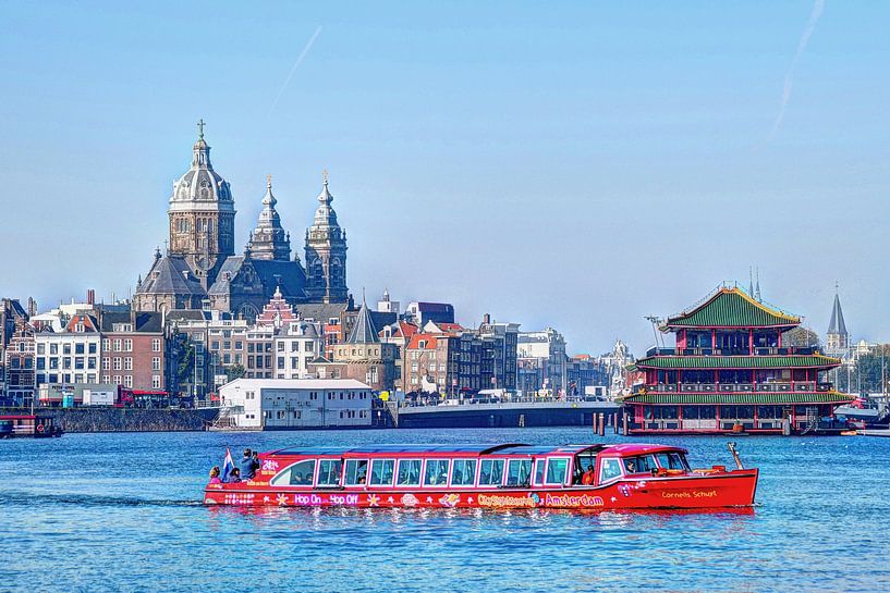 Inner city of Amsterdam Netherlands by Hendrik-Jan Kornelis