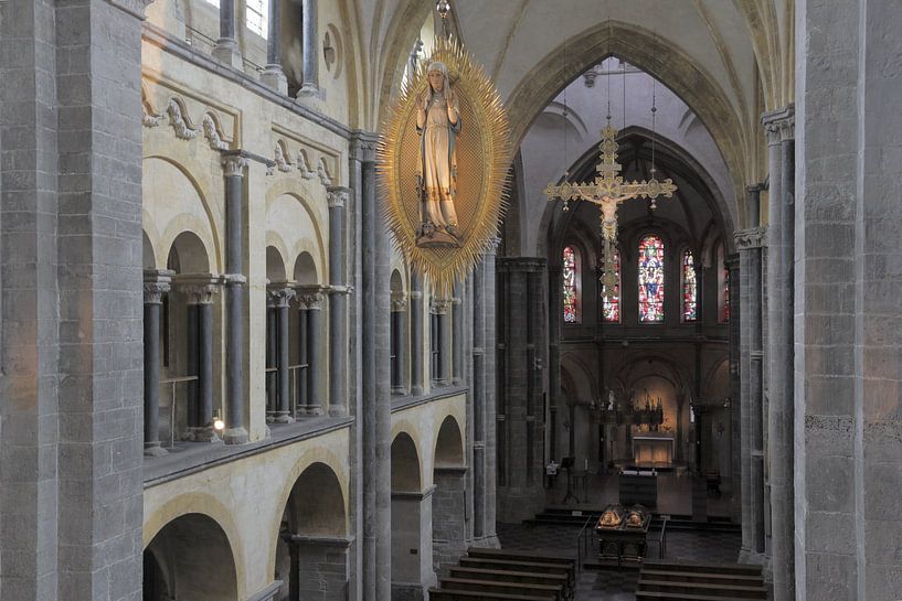 Interieur van de Munsterkerk te Roermond von Ton Reijnaerdts